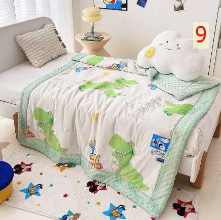 24HA610.29 -CHĂN HOẠT HÌNH MICKEY SANRIO CHO BÉ