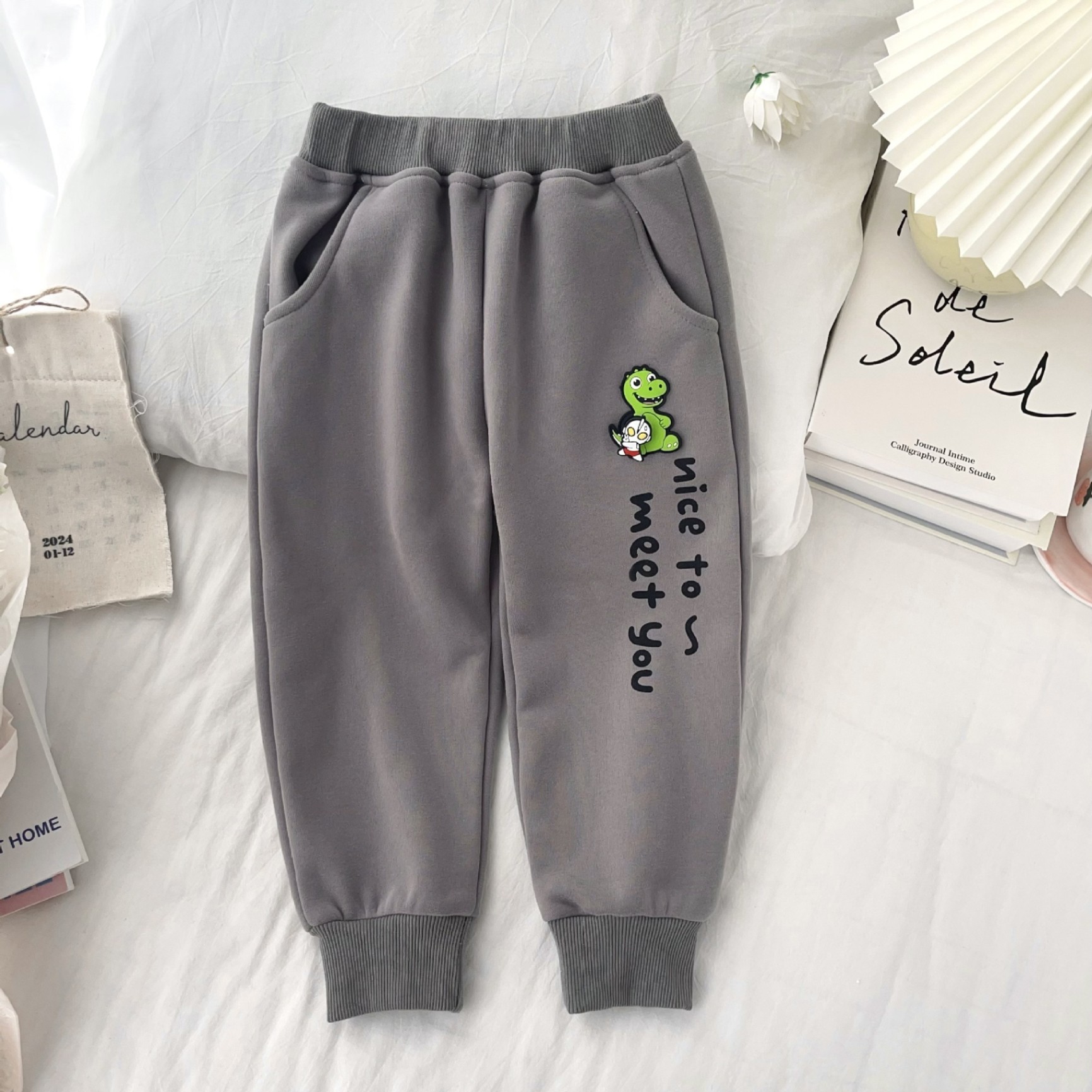 24HA610.28 -QUẦN NỈ LÓT LÔNG QC HÃNG MOMO MOKOO KÈM STICKER