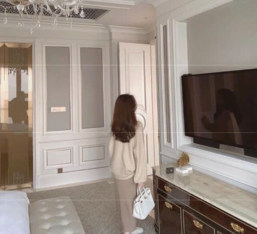 24HA1110.20 - ÁO LEN CỔ V DÁNG RỘNG NỮ