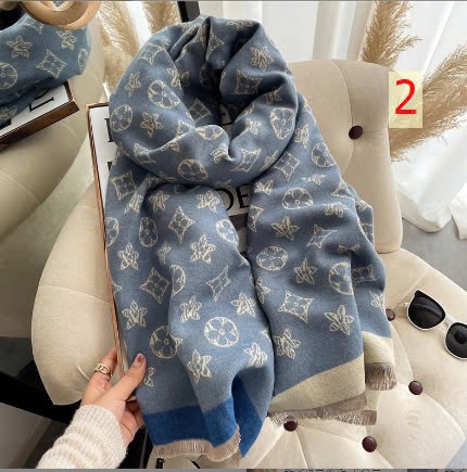 24HA1410.10 - KHĂN CHOÀNG HỌA TIẾT L.V SANG CHẢNH