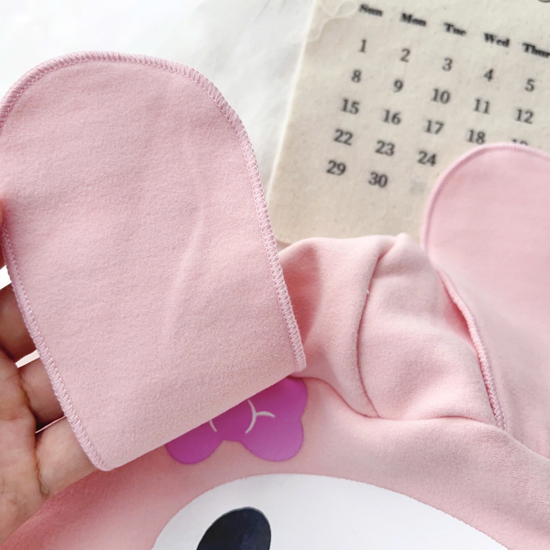 24HA2310.24 - ÁO CARDIGAN KẺ CÓ MŨ HOẠT HÌNH CHO BÉ