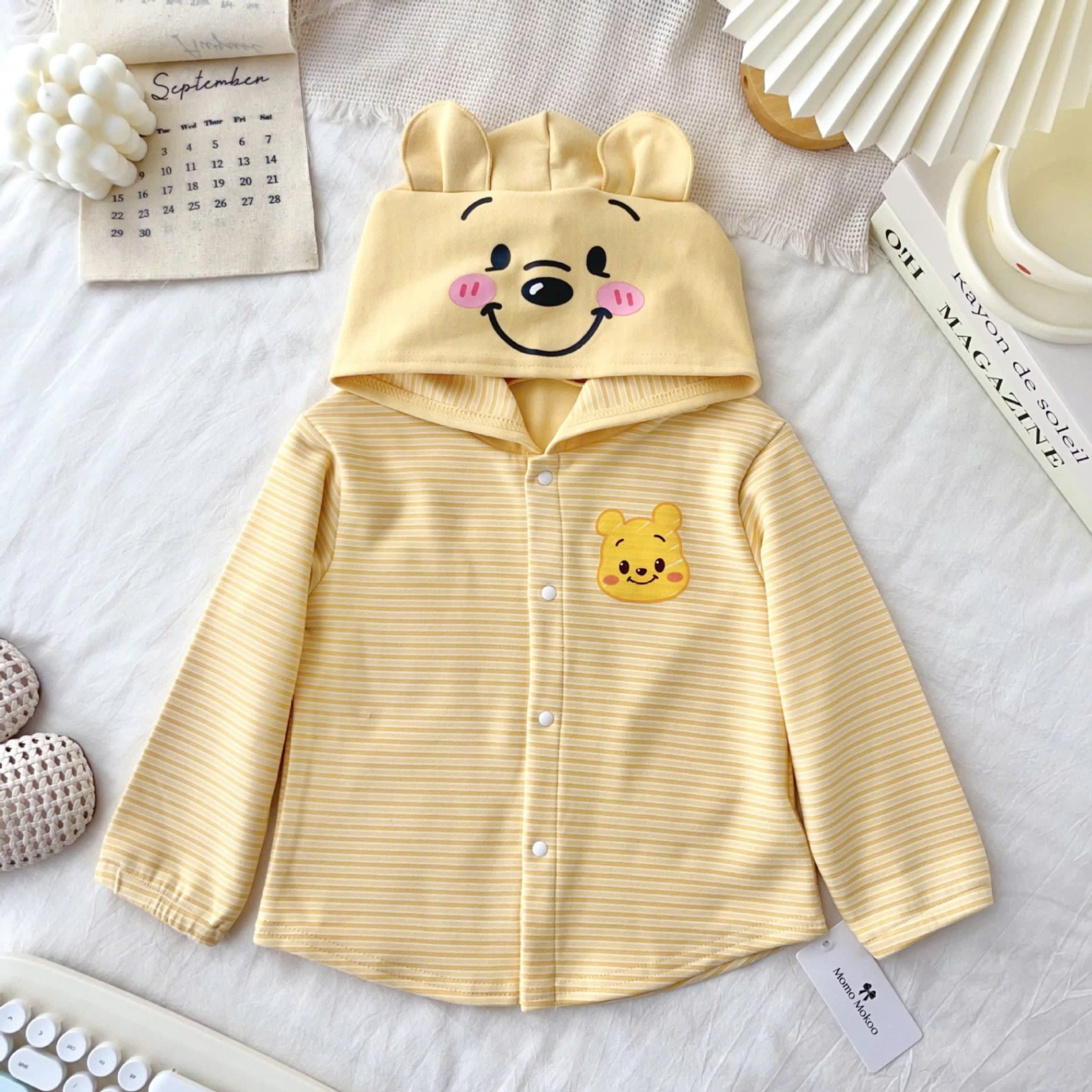 24HA2310.24 - ÁO CARDIGAN KẺ CÓ MŨ HOẠT HÌNH CHO BÉ