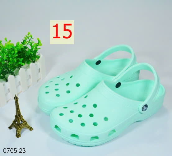 25HA0705.23 - SỤC CROCS LỖ CHO BÉ YÊU