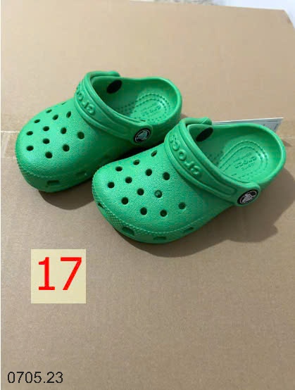 25HA0705.23 - SỤC CROCS LỖ CHO BÉ YÊU