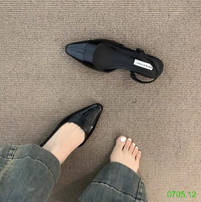25HA0705.12 - GIÀY SANDAL MŨI NHỌN ĐẾ BỆT