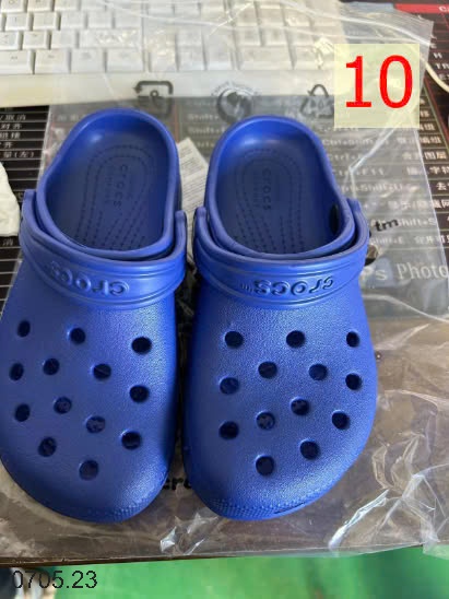 25HA0705.23 - SỤC CROCS LỖ CHO BÉ YÊU