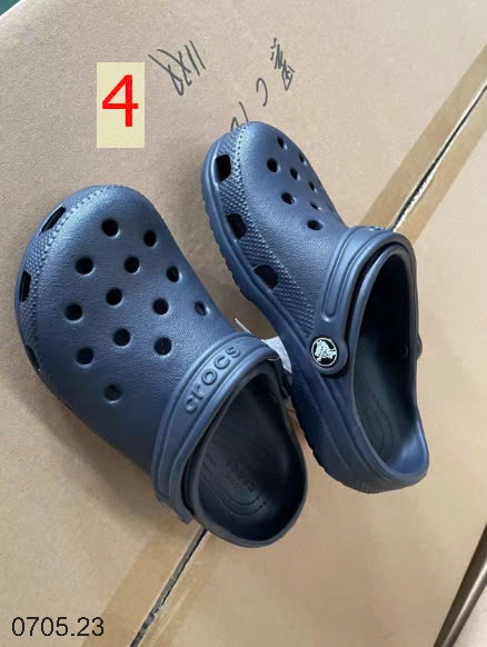 25HA0705.23 - SỤC CROCS LỖ CHO BÉ YÊU