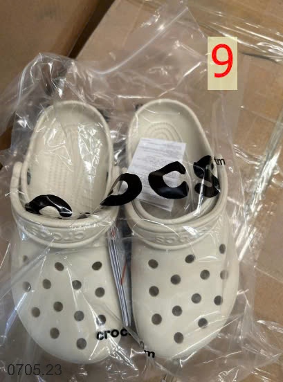 25HA0705.23 - SỤC CROCS LỖ CHO BÉ YÊU