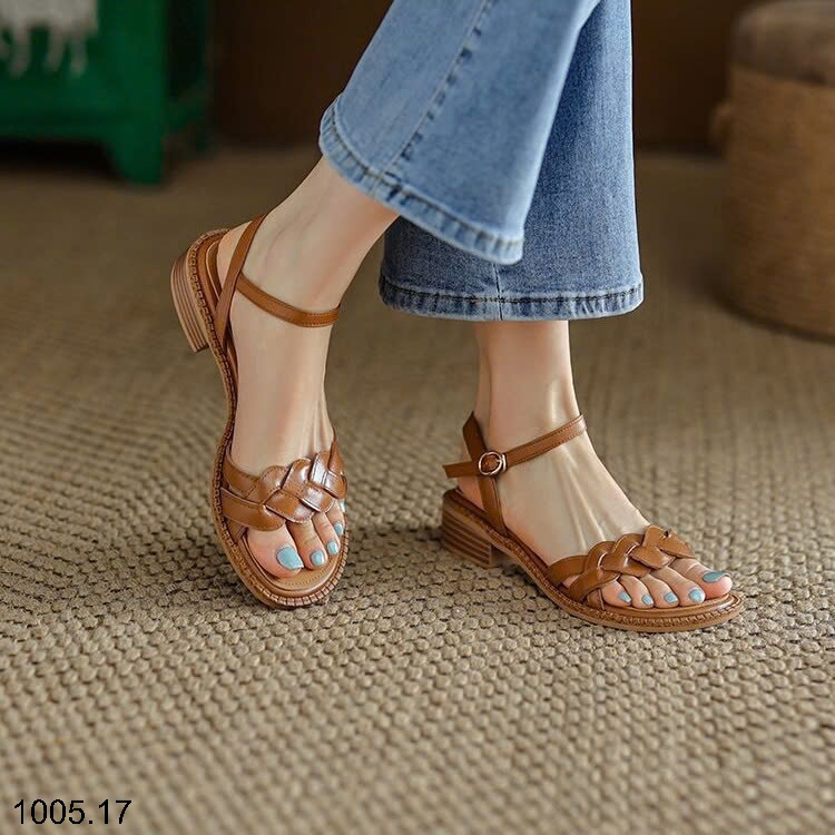 25HA1005.17 - SANDAL ĐẾ THẤP QUAI TẾT