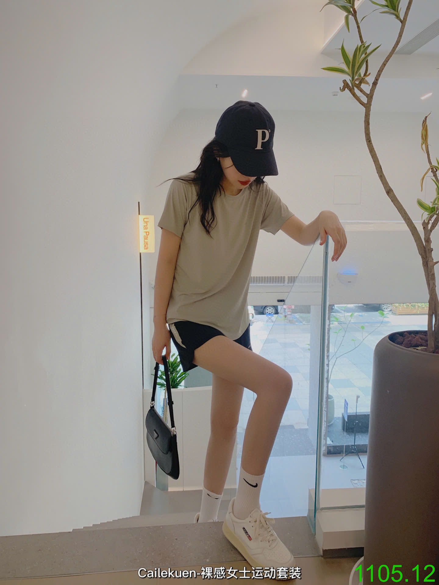 25HA1105.12 - BỘ THỂ THAO LỤA BĂNG NỮ CAILEKUEN