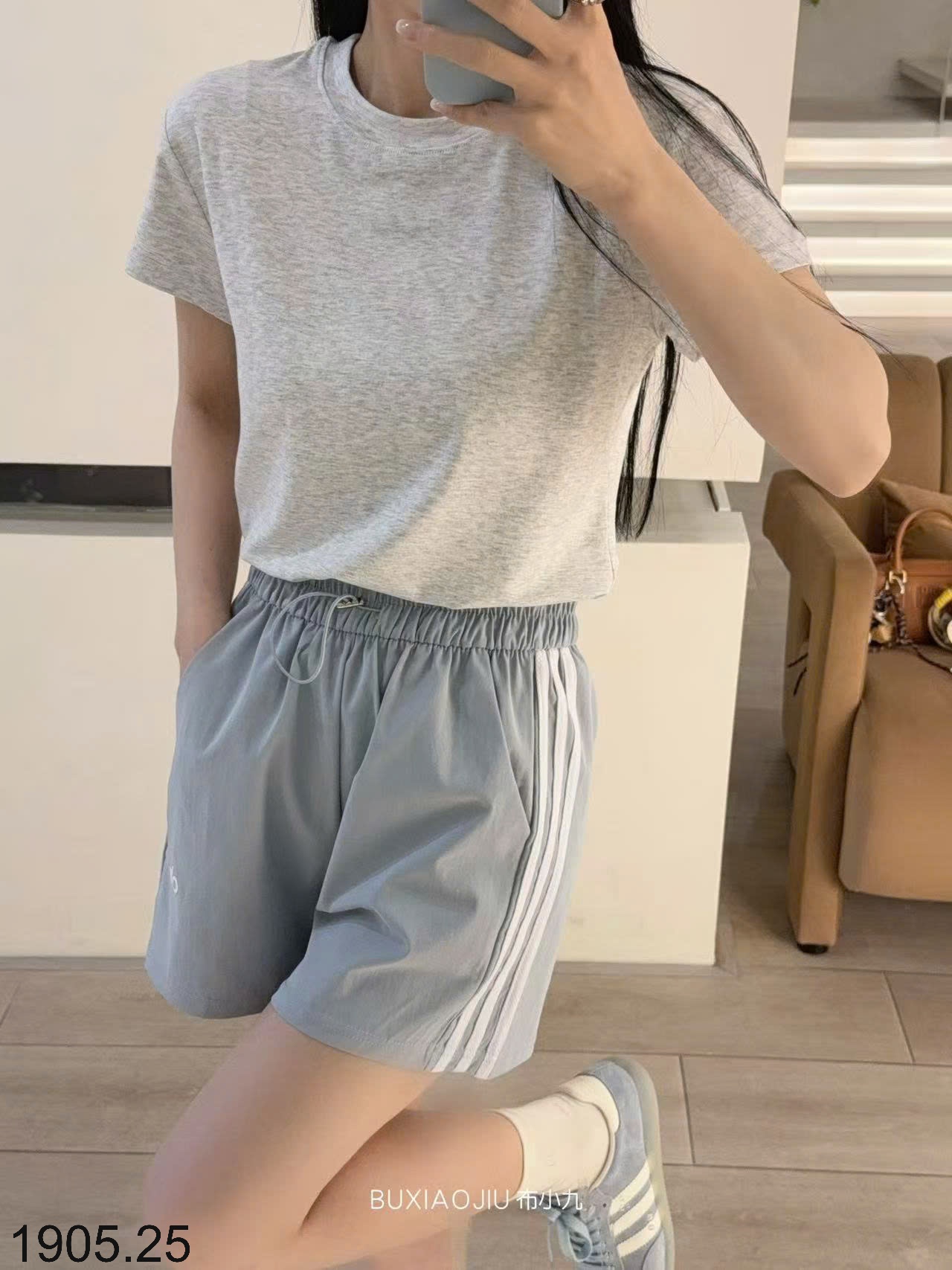 25HA1905.25 - QUẦN SHORT THỂ THAO 2 SỌC HÔNG NỮ