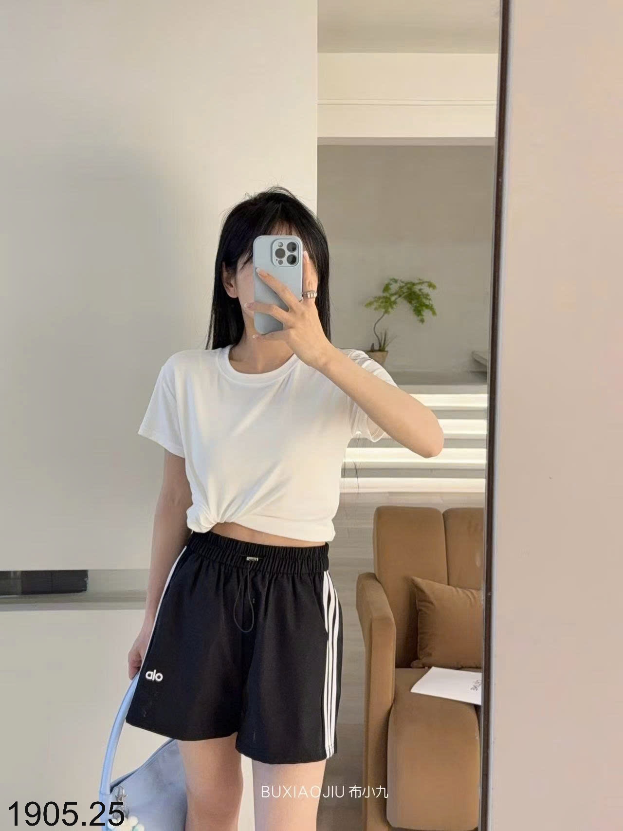 25HA1905.25 - QUẦN SHORT THỂ THAO 2 SỌC HÔNG NỮ