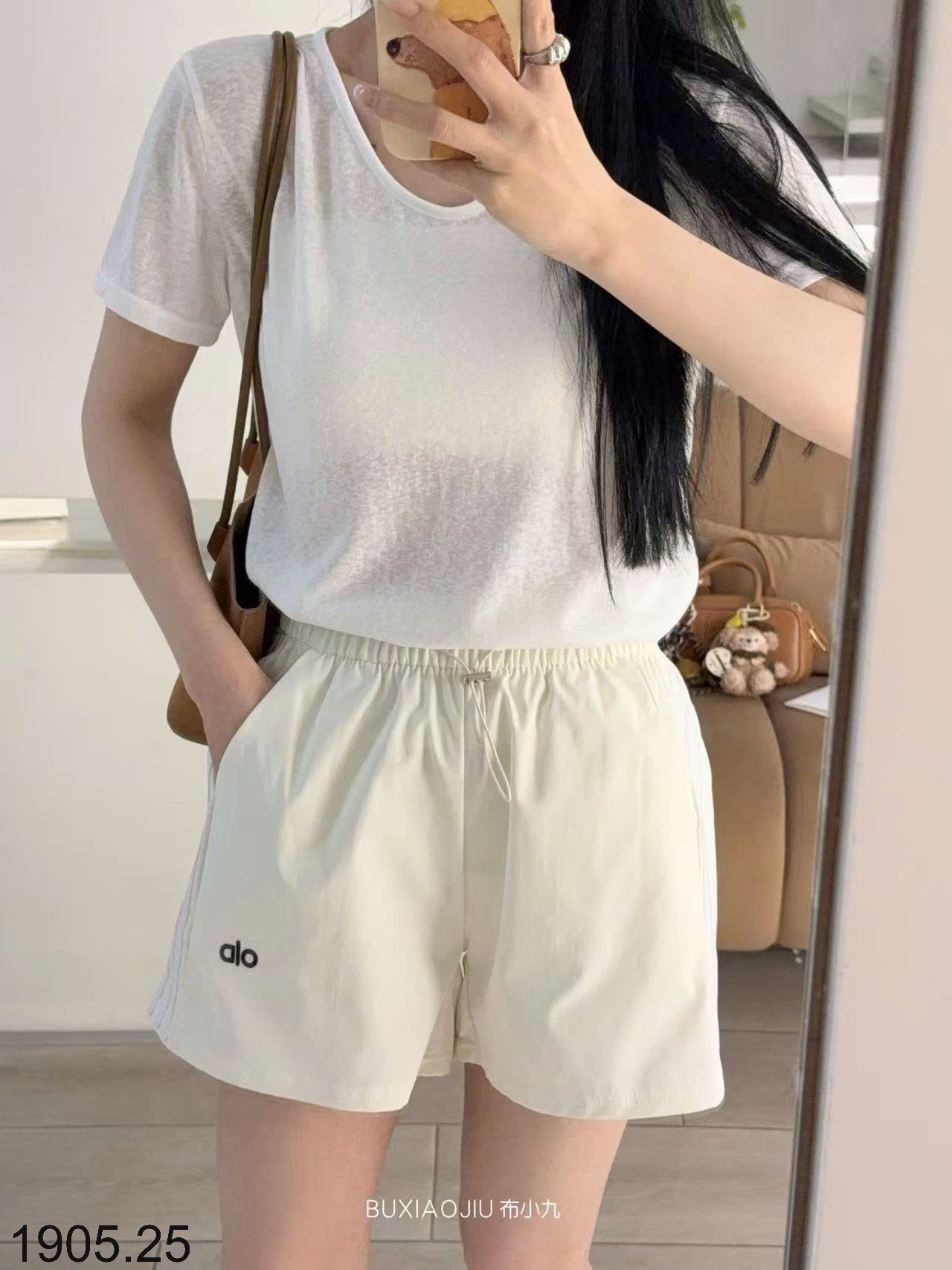 25HA1905.25 - QUẦN SHORT THỂ THAO 2 SỌC HÔNG NỮ