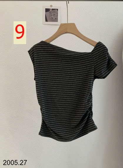 25HA2005.27 - ÁO THUN CỔ ĐỔ XẾP LY