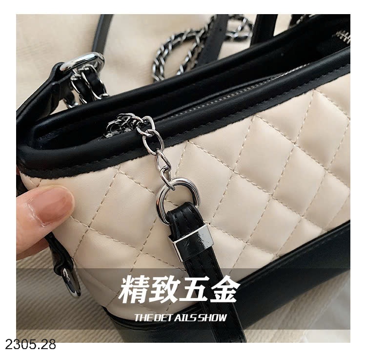 25HA2305.28 - TÚI DÂY XÍCH CHO NỮ