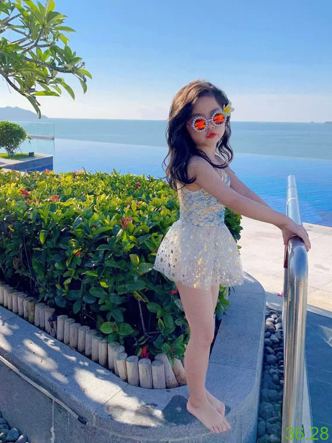 25HA36.28 - SET BIKINI TIÊN CÁ BÉ GÁI KÈM MŨ