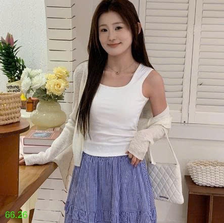 25HA66.26 - ÁO SÁT NÁCH CỔ VUÔNG KÈM BRA NỮ