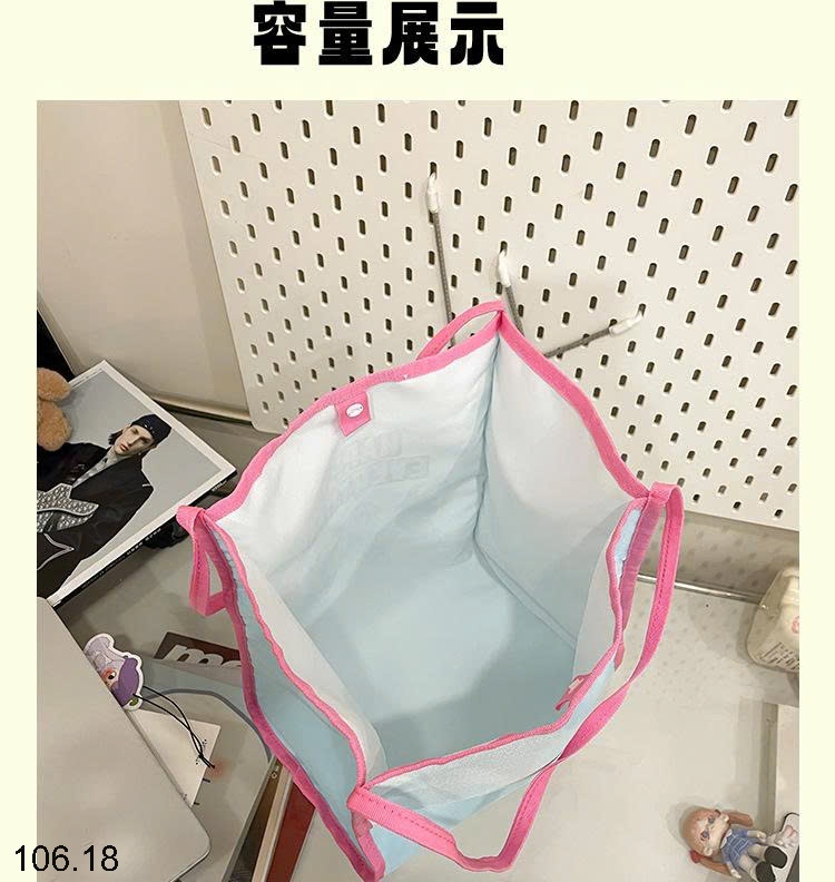 25HA106.18 - TÚI TOTE ĐEO VAI DẠO PHỐ