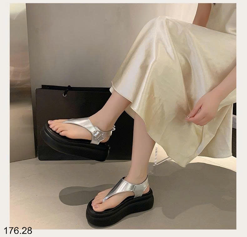 25HA176.28 - DÉP XỎ NGÓN ĐẾ DÀY LA MÃ