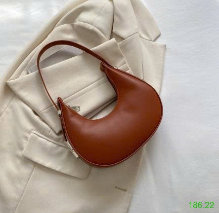 25HA186.22 - TÚI ĐEO VAI NICHE YÊN NGỰA CHO NỮ