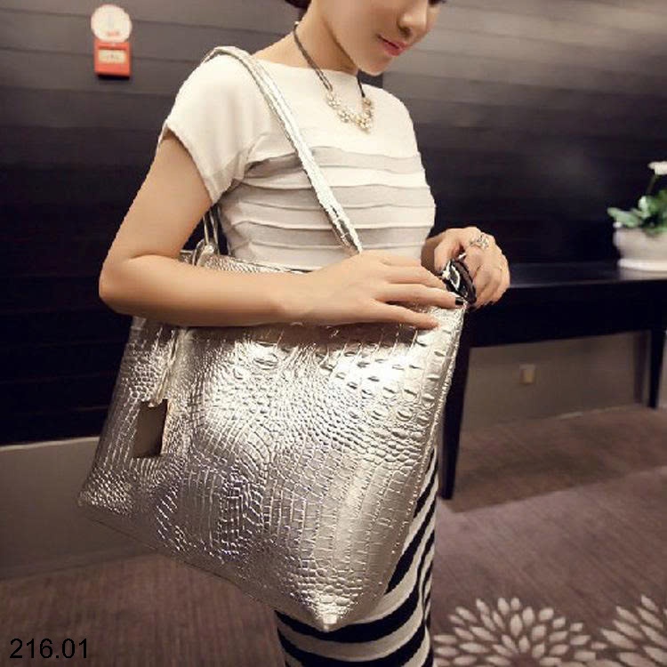25HA216.01 - TÚI TOTE DUNG TÍCH LỚN