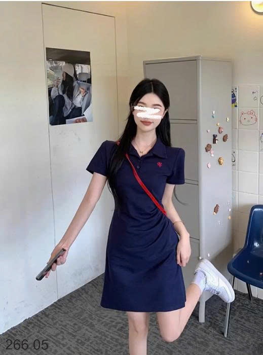 25HA266.05 - VÁY POLO THÊU HÃNG MOSESQUEEN