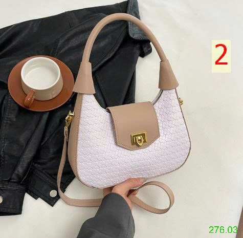 25HA276.03 - TÚI XÁCH TAY LƯỠI LIỀM NỮ