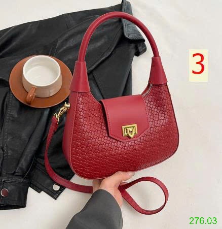 25HA276.03 - TÚI XÁCH TAY LƯỠI LIỀM NỮ