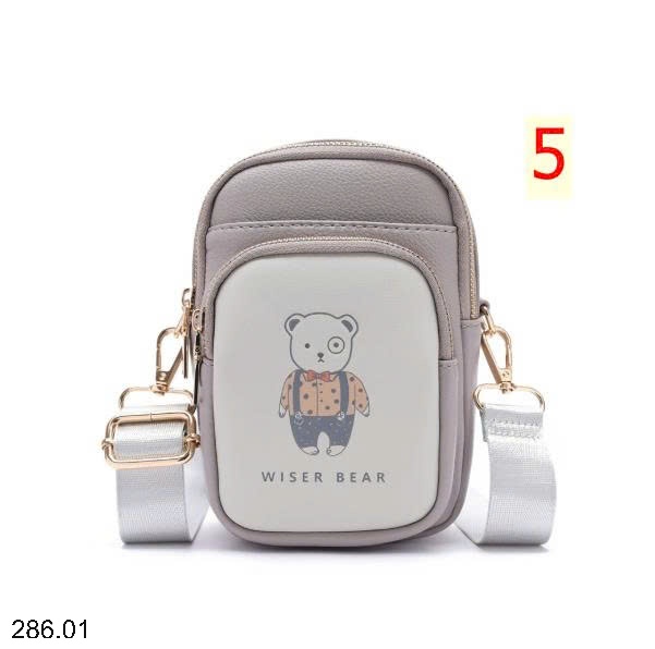 25HA286.01 - TÚI ĐEO VAI MINI NỮ HỌA TIẾT GẤU WISER BEAR