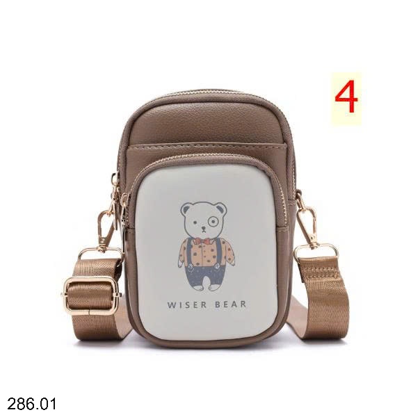 25HA286.01 - TÚI ĐEO VAI MINI NỮ HỌA TIẾT GẤU WISER BEAR