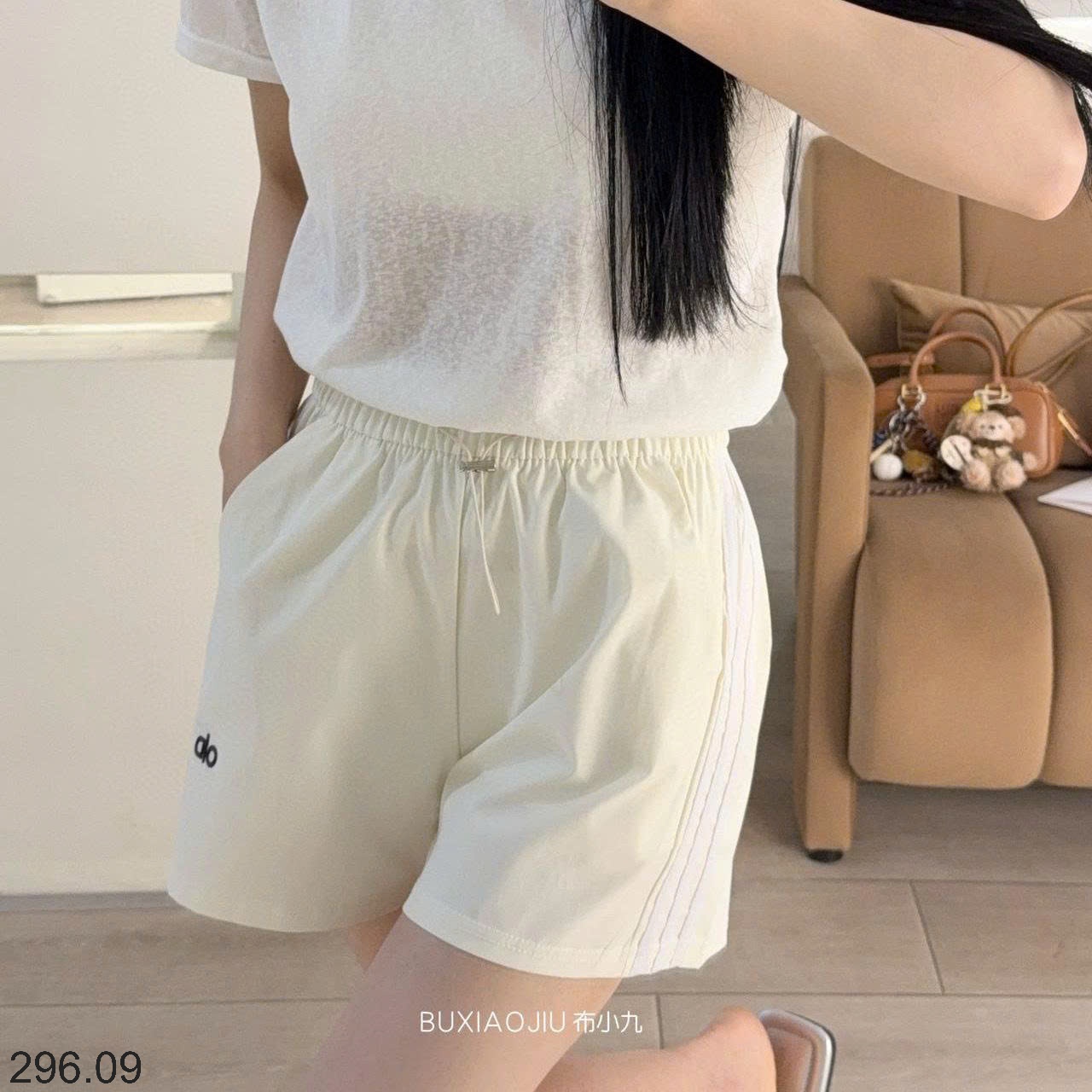25HA296.09 - QUẦN SHORT KẺ NỮ THỂ THAO