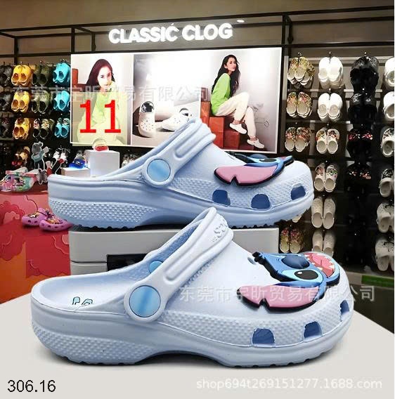 25HA306.16 - SỤC CROCS HỌA TIẾT