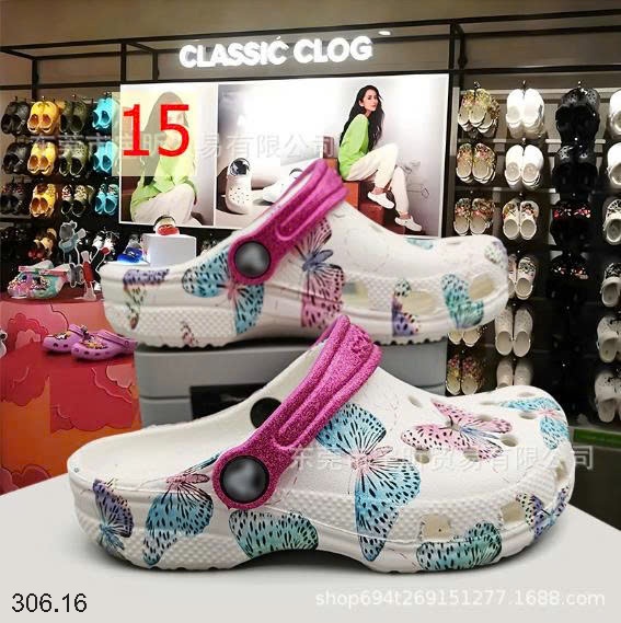 25HA306.16 - SỤC CROCS HỌA TIẾT