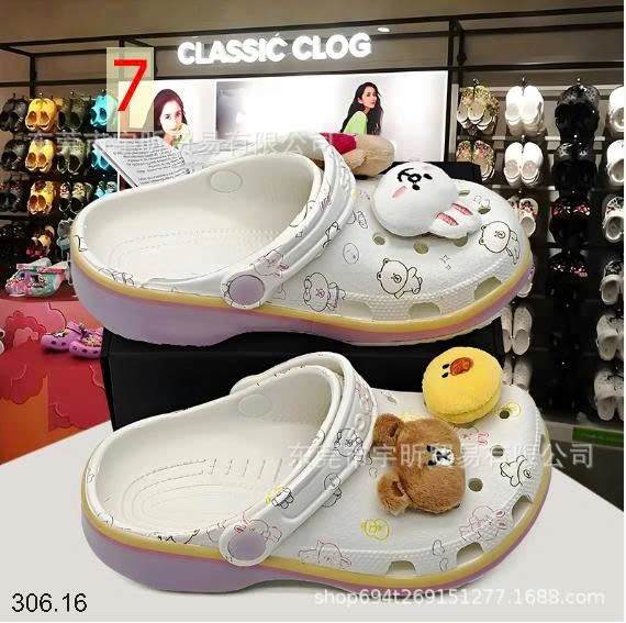 25HA306.16 - SỤC CROCS HỌA TIẾT