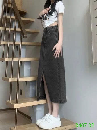 25HA0407.02 - CHÂN VÁY JEAN CHỮ A DÁNG DÀI XẺ TRƯỚC