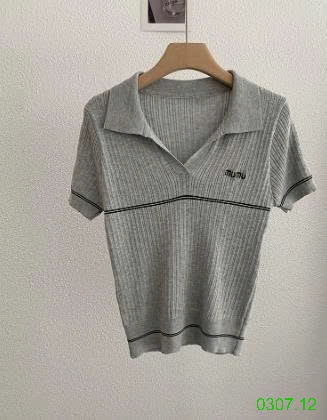 25HA0307.12 - ÁO DỆT KIM CỔ V