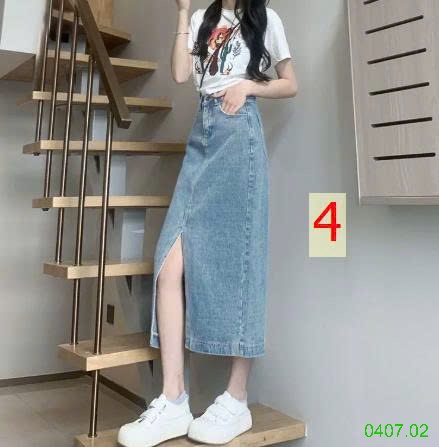 25HA0407.02 - CHÂN VÁY JEAN CHỮ A DÁNG DÀI XẺ TRƯỚC