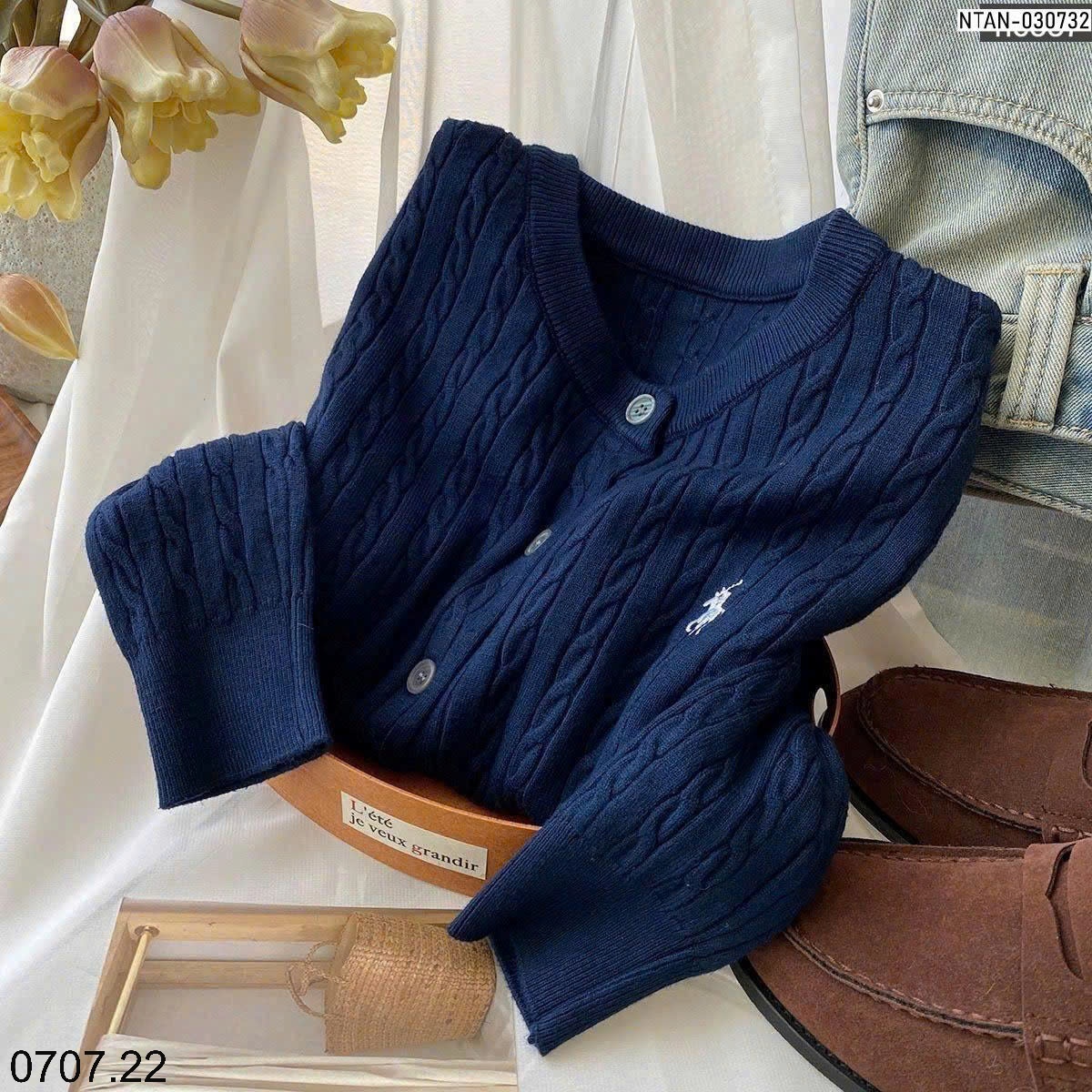 25HA0707.22 - ÁO LEN CARDIGAN THÊU HÌNH NGỰA