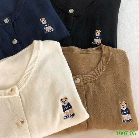 25HA1007.03 - ÁO LEN CARDIGAN NỮ THÊU HÌNH GẤU