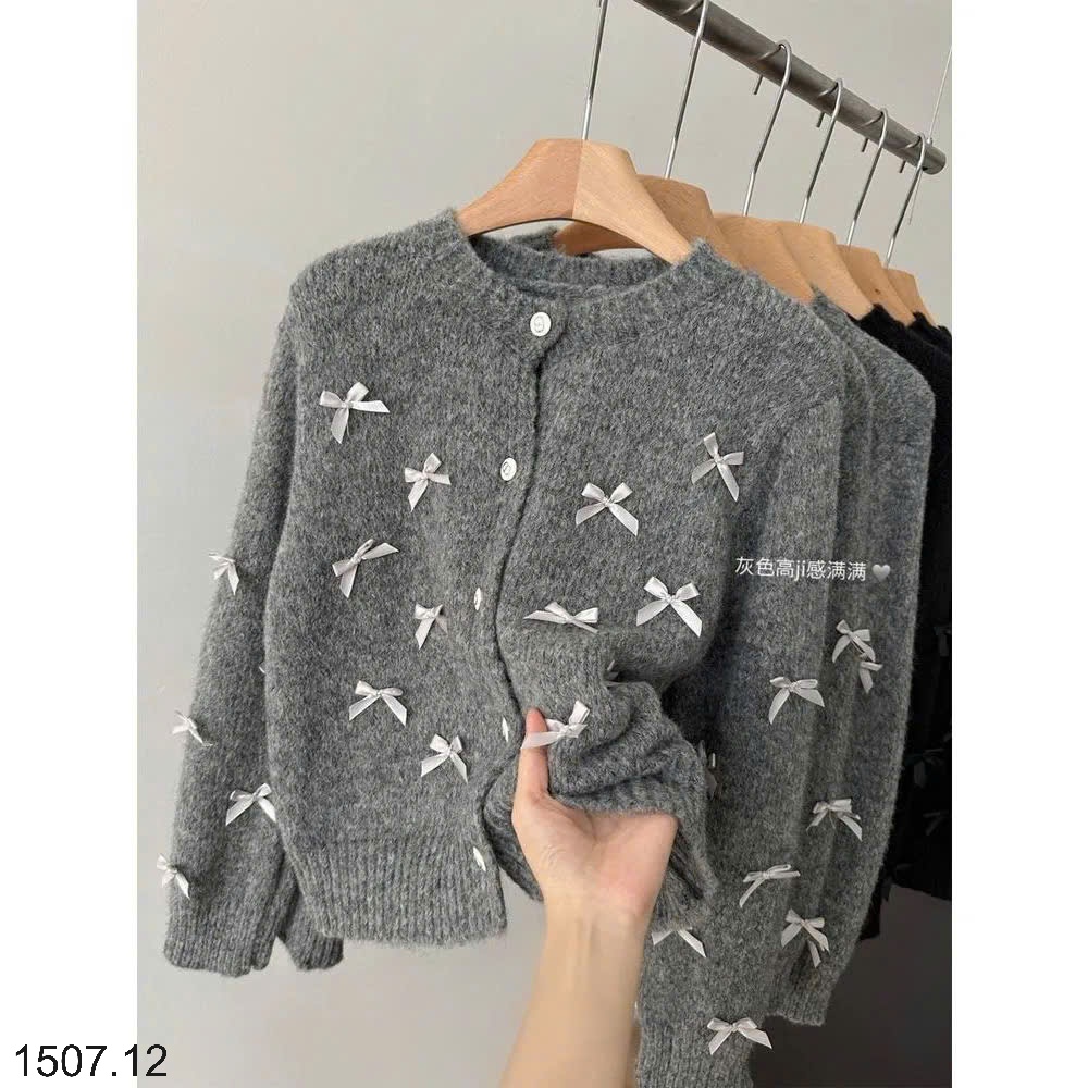 25HA1507.12 - ÁO LEN CARDIGAN ĐÍNH NƠ CHO NỮ
