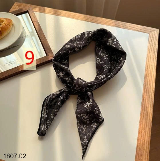 25HA1807.02 - KHĂN LỤA QUÀNG CỔ