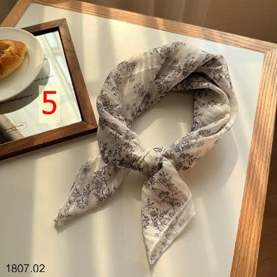 25HA1807.02 - KHĂN LỤA QUÀNG CỔ