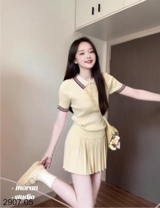 25HA2907.05 - SET VÁY XẾP LY ÁO POLO NHÀ MORAN