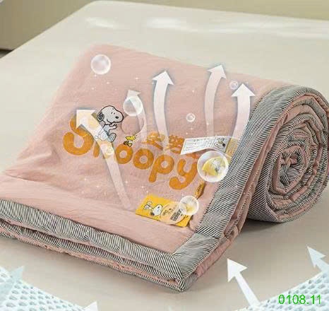 25HA0108.11 - CHĂN SNOOPY