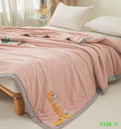 25HA0108.11 - CHĂN SNOOPY