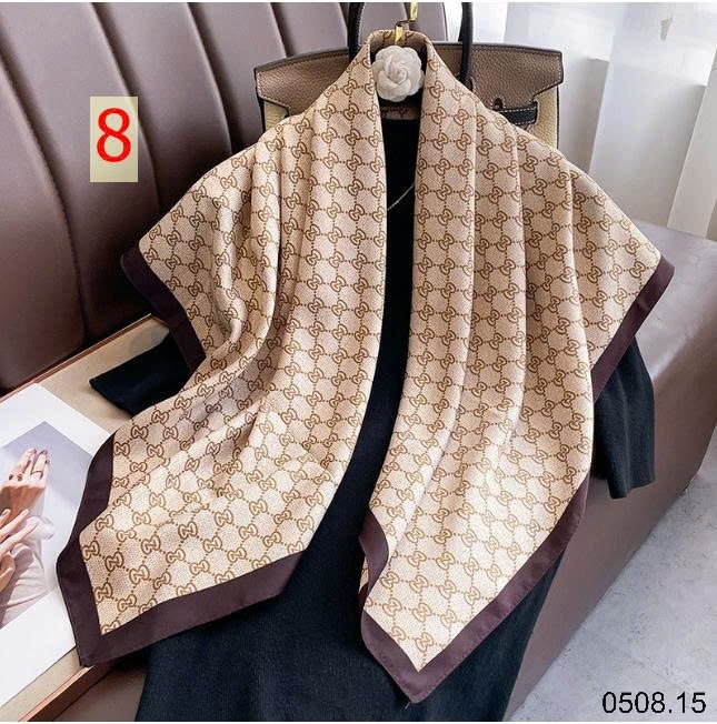25HA0508.15 - SET 2 KHĂN LỤA VUÔNG QUÀNG CỔ