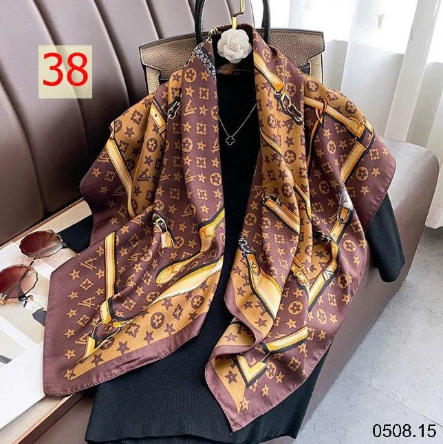 25HA0508.15 - SET 2 KHĂN LỤA VUÔNG QUÀNG CỔ