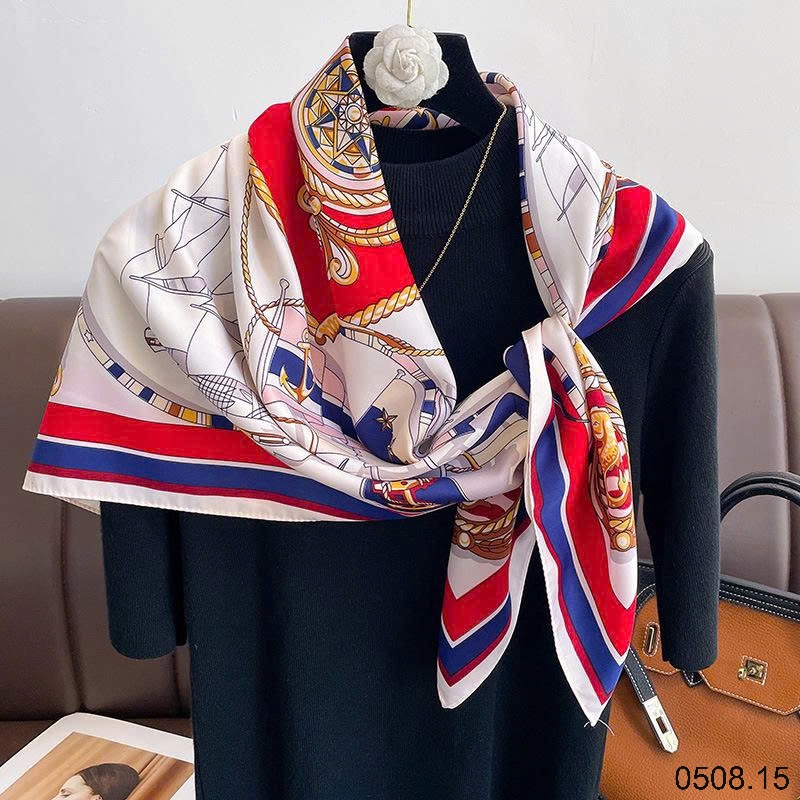 25HA0508.15 - SET 2 KHĂN LỤA VUÔNG QUÀNG CỔ