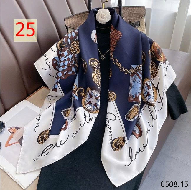 25HA0508.15 - SET 2 KHĂN LỤA VUÔNG QUÀNG CỔ