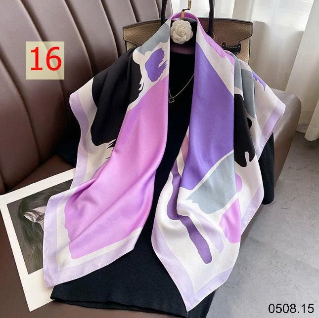 25HA0508.15 - SET 2 KHĂN LỤA VUÔNG QUÀNG CỔ